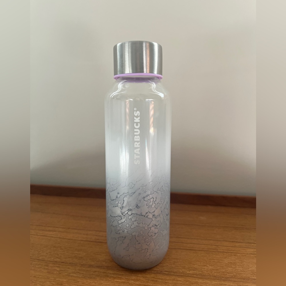 New Starbucks 2021 White Christmas Snow Ombré Glass Water Bottle 20oz